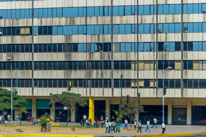 Cómo la vacancia creciente afecta el mercado inmobiliario oficinas en Latam - mercado inmobiliario oficinas