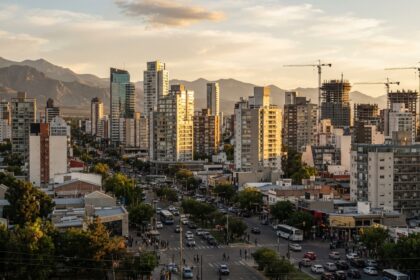 Boom inmobiliario Neuquén en 2026 impulsa rentas dolarizadas y nuevas inversiones