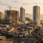 Crecimiento inmobiliario Lima 2026: auge del 30% que excluye vivienda social